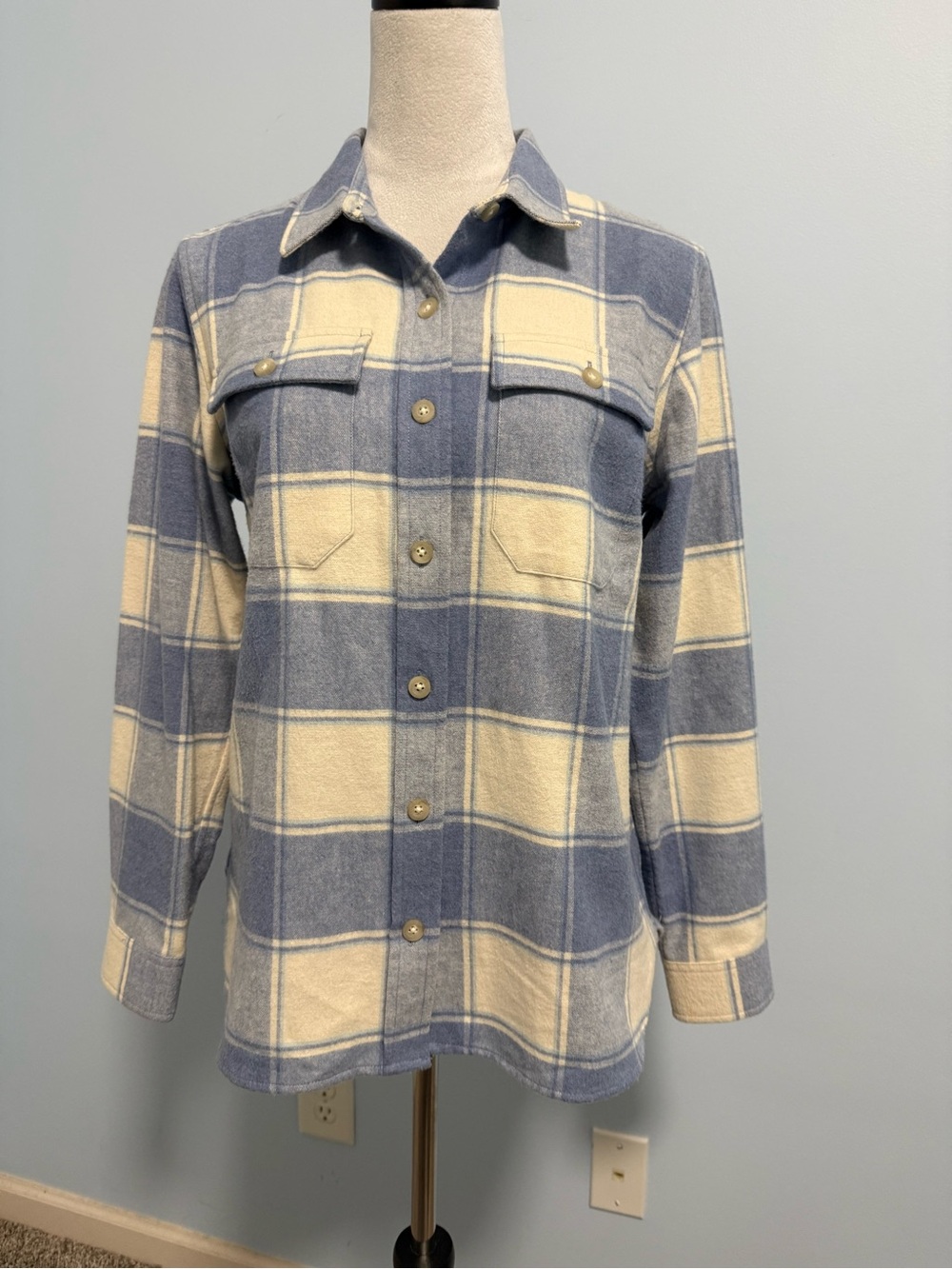 L.L.Bean Women’s Long Sleeve Flannel Plaid Shirt Blouse Size M